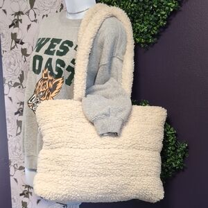 Universal Thread Sherpa Satchel Bag